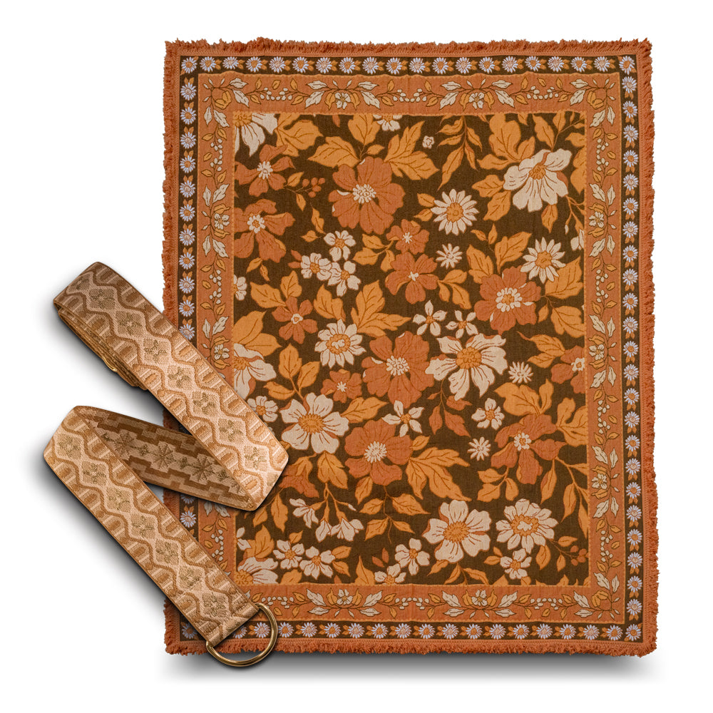 Crispwood Picnic Blanket With Strap Gift Bundle