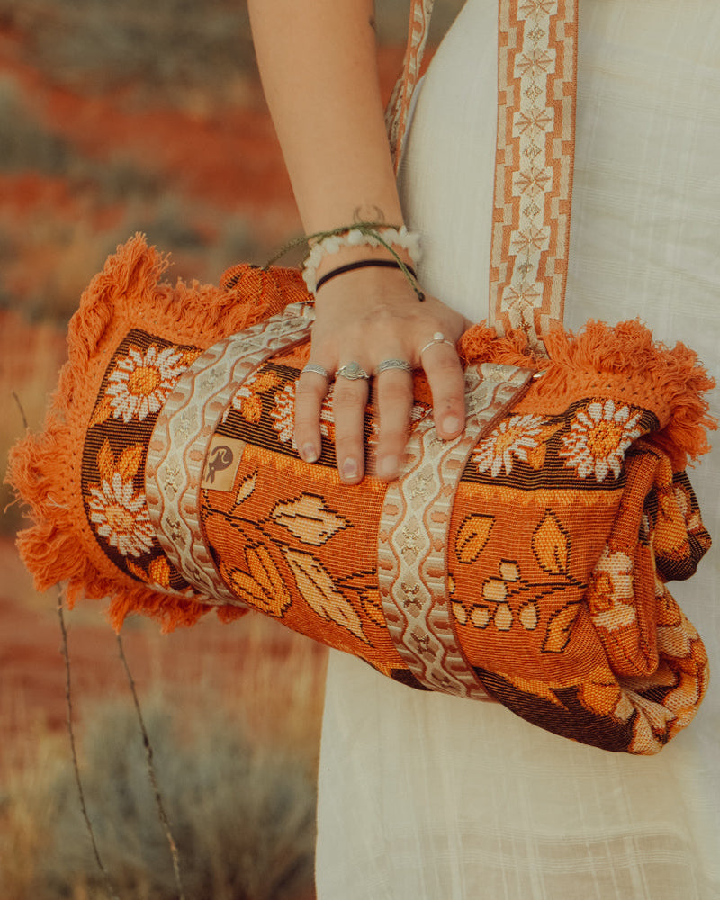 Crispwood Picnic Blanket With Strap Gift Bundle - Bilby Threads