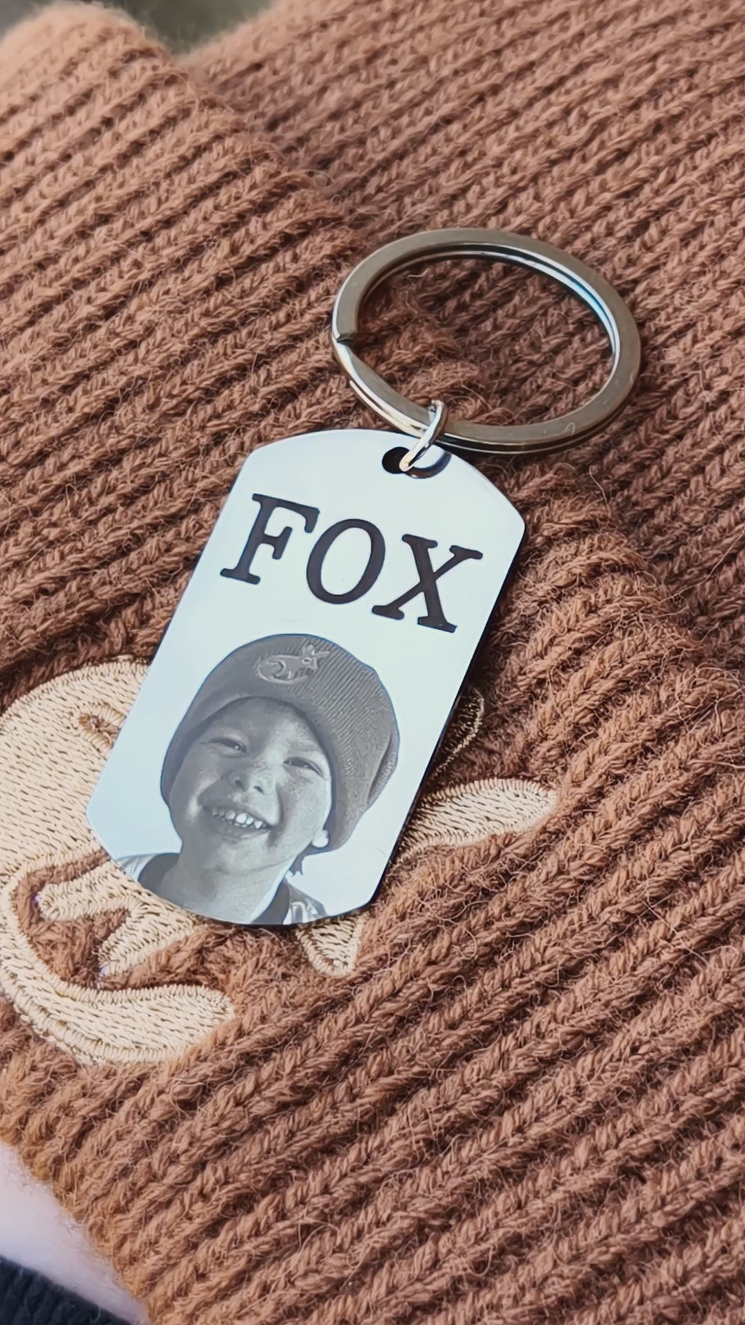 Load video: Personalised Stainless Steel Dog Tag Keychain - Engrave Your Photo, Name or Message