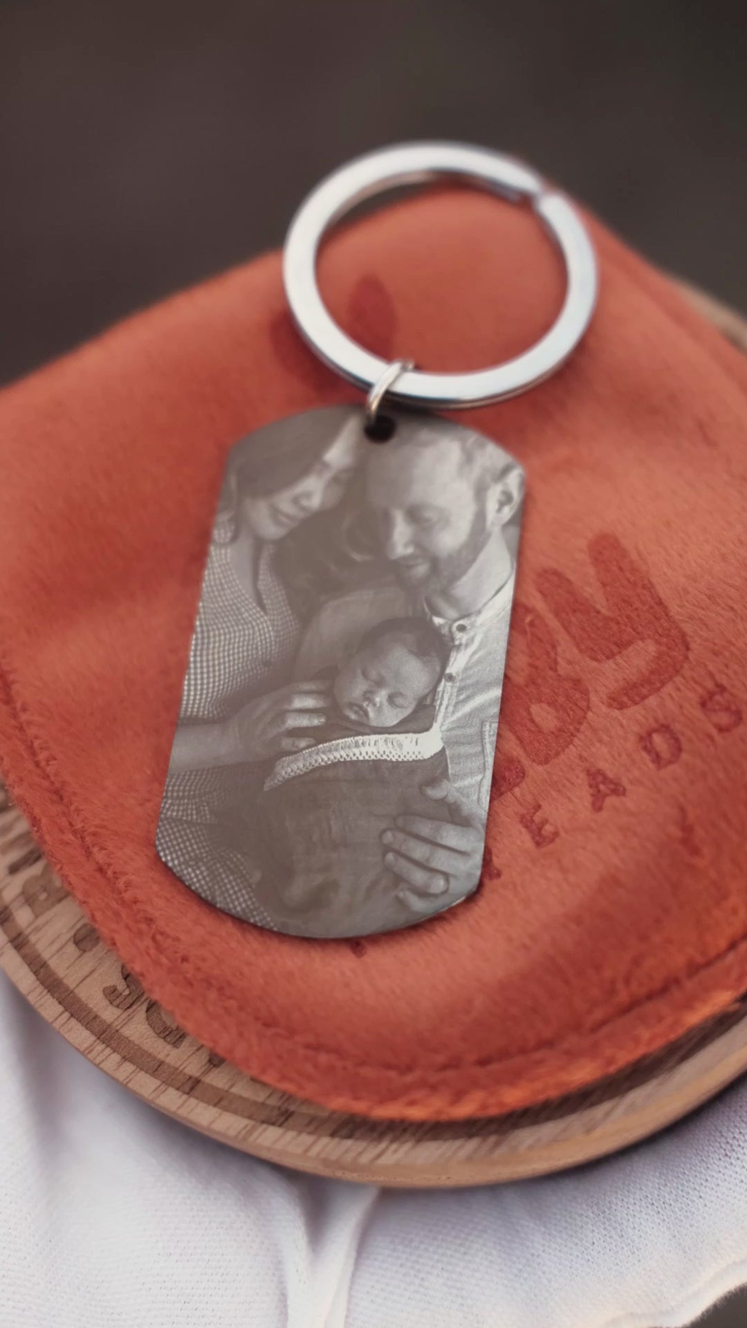 Load video: Personalised Stainless Steel Dog Tag Keychain - Engrave Your Photo, Name or Message